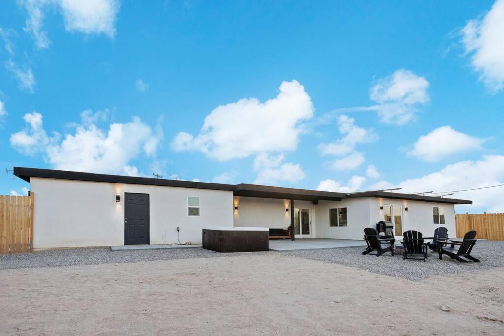 Star Gazers Modern Home On 5 Acres Of Land! Sunfair Heights Buitenkant foto