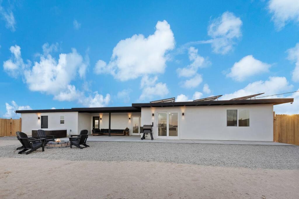 Star Gazers Modern Home On 5 Acres Of Land! Sunfair Heights Buitenkant foto