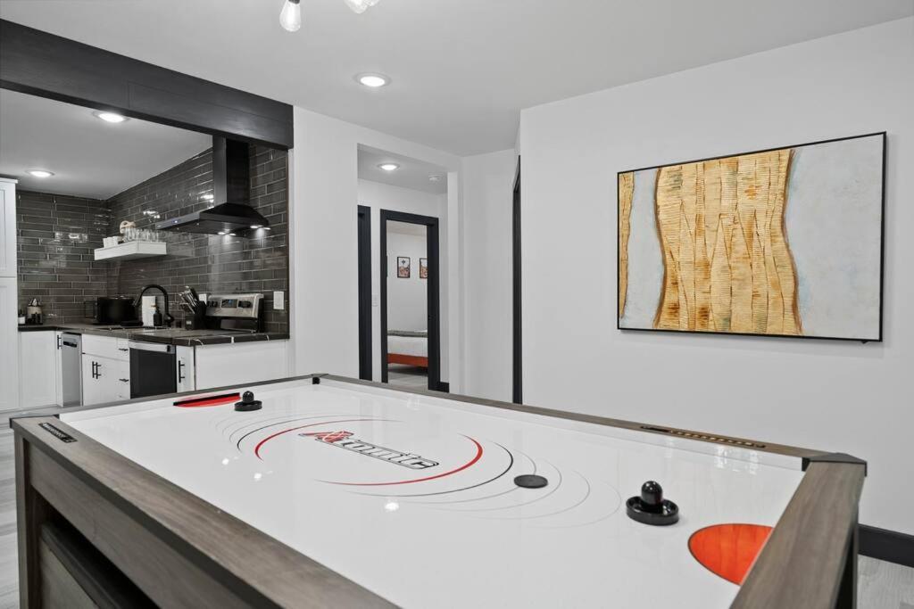 Star Gazers Modern Home On 5 Acres Of Land! Sunfair Heights Buitenkant foto