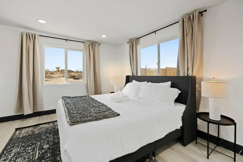 Star Gazers Modern Home On 5 Acres Of Land! Sunfair Heights Buitenkant foto