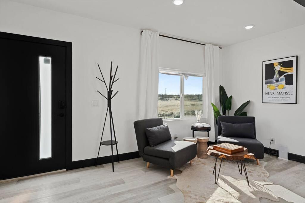 Star Gazers Modern Home On 5 Acres Of Land! Sunfair Heights Buitenkant foto